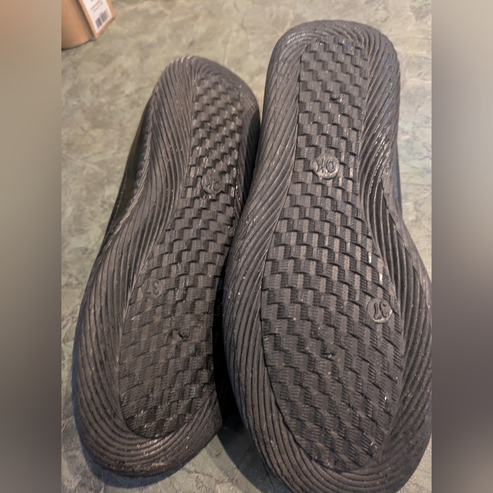 Ladbei Jingbuxie Shoes Size 5.5/6 - Picture 6 of 6